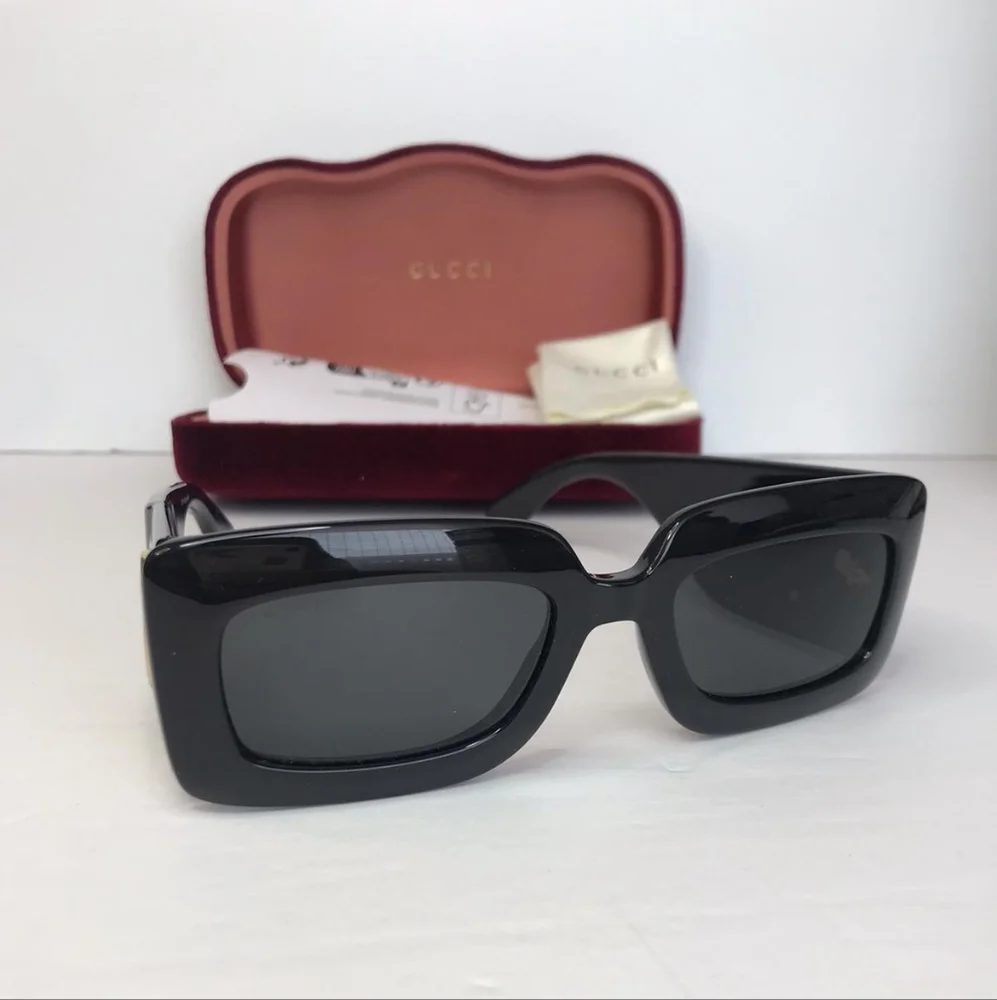 - 💯 - Authentic New Gucci GG0811S 001 Black / Grey Lenses